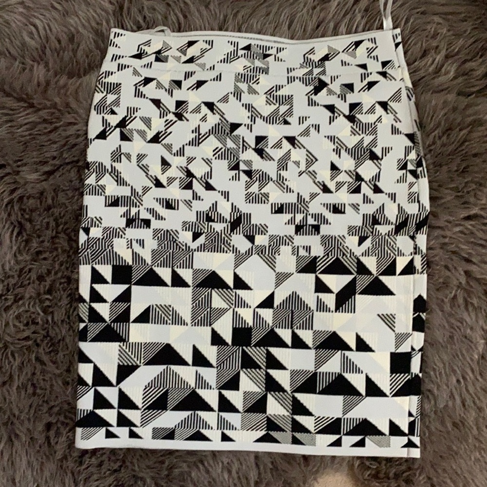 BCBG beautiful skirt